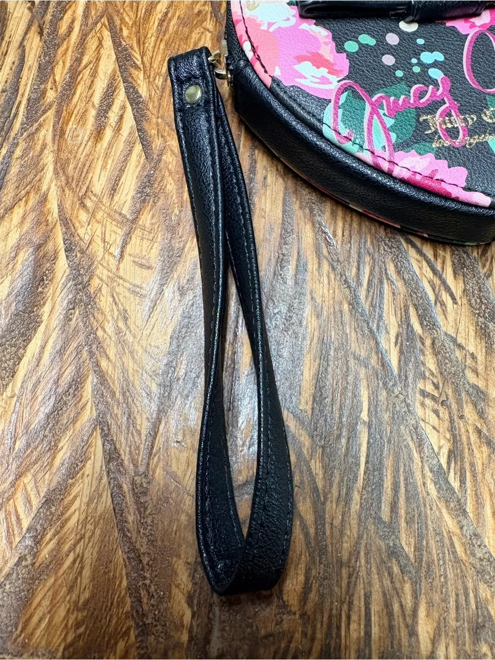 Juicy Couture Pick Ur Petal Black Pink Zippered Heart Faux Leather Wristet 5”X5”